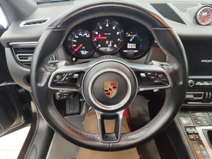 2018 Macan 2.0T photo 6