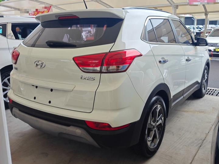 ix25 2017 1.6L AT Smart photo 4