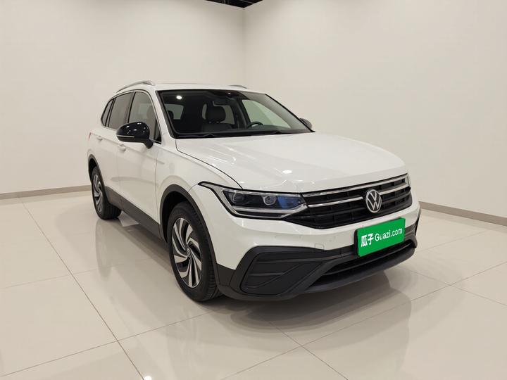 Tiguan L 2025 300TSI AT RWD photo 3