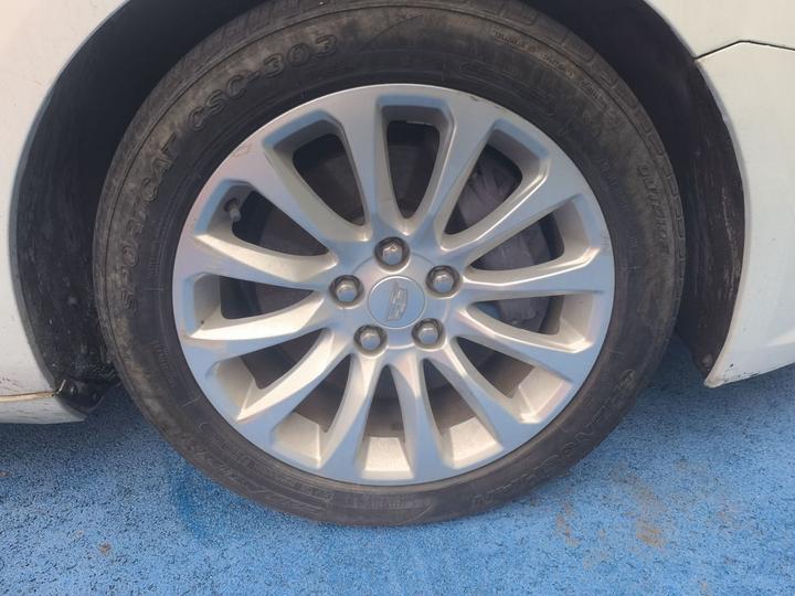XTS 2018 28T Tech photo 8