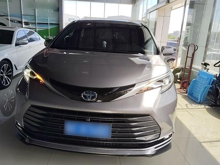 Sienna 2023 2.5L Hybrid Premium photo 2