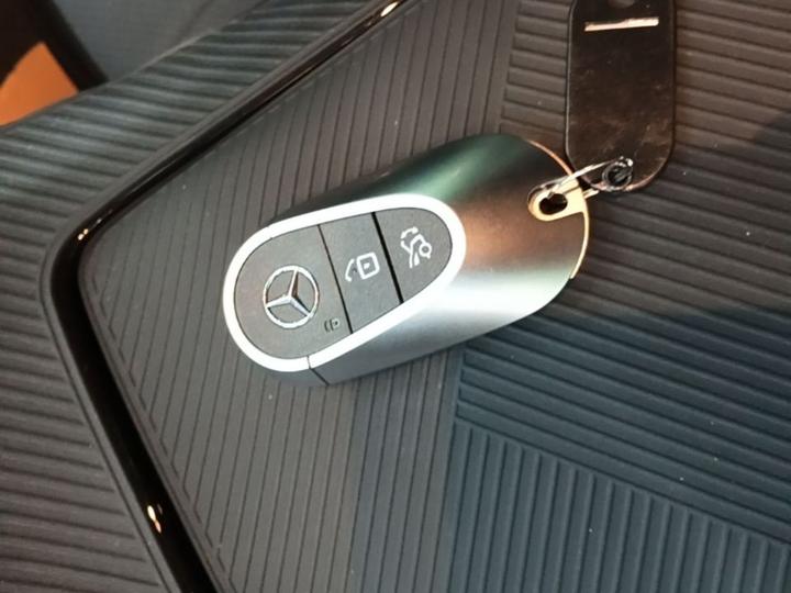 EQE SUV 2024 500 4MATIC photo 8
