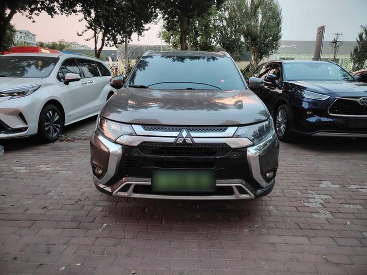 Outlander 2019 2.4L AWD 7-Seater China V photo 2
