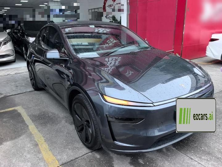 Model Y 2025 RWD photo 5