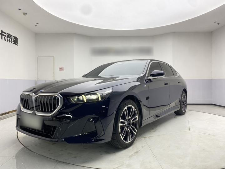 5 Series 2025 530Li Leading M Sport Package