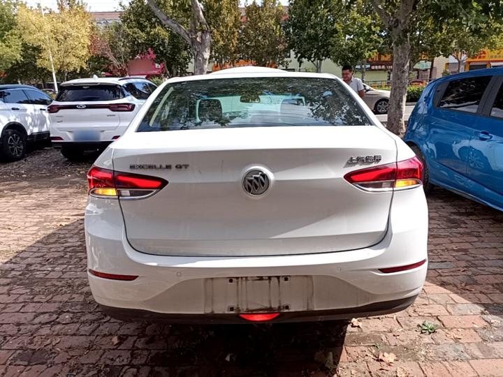 Excelle 2021 Facelift Classic 1.5L AT Elite photo 3