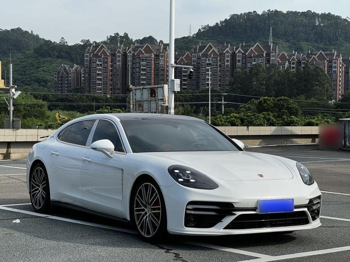 2017 Panamera Executive Extended 3.0T photo 3
