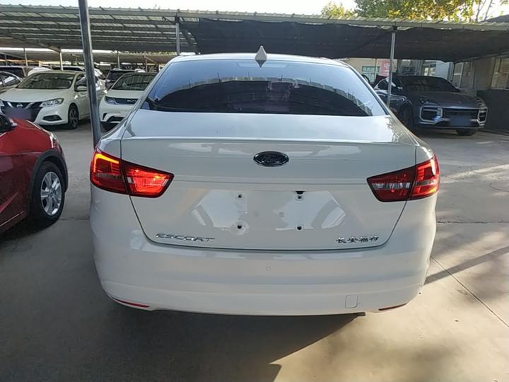 Escort 2017 Facelift 1.5L AT Comfort photo 5