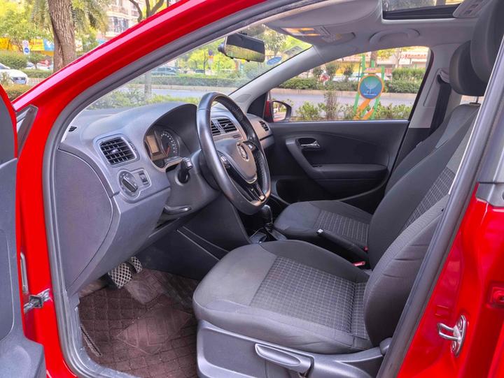 Polo 2016 1.6L AT Comfort photo 7