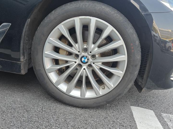 5 Series EV 2020 530Le Luxury photo 8