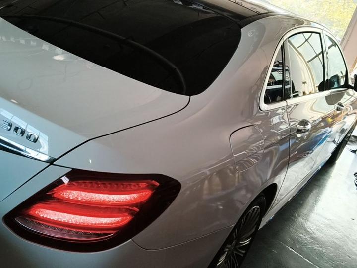 E-Class 2018 Facelift E 300 L Sport Luxury photo 6