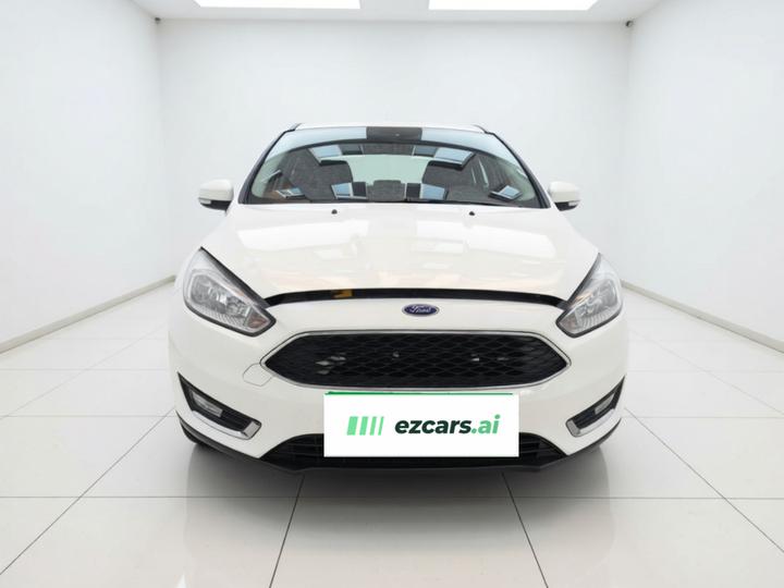 Focus 2017 Hatchback 1.6L MT Fashion photo 2