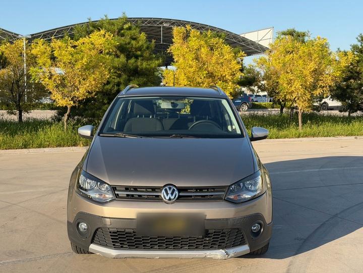 2016 1.4L Cross Polo AT photo 2