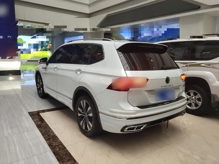 Tiguan L 2024 330TSI AT RWD R-Line photo 4