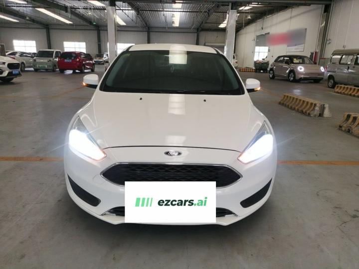 Focus 2018 Hatchback Classic 1.6L AT Comfort photo 2