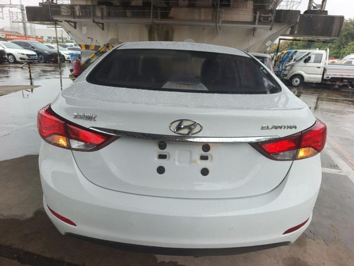 Elantra 2016 1.6L AT Smart photo 5