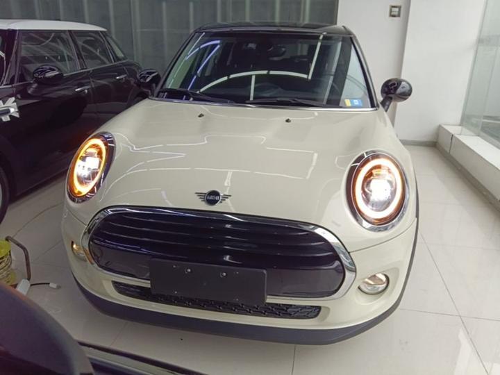 2018 1.5T COOPER Classic 5-Door photo 2