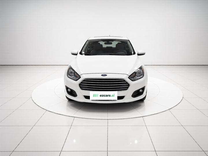 Escort 2015 1.5L AT Comfort photo 2