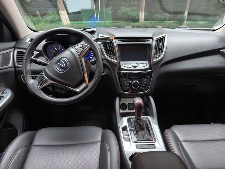CS75 2015 1.8T AT AWD Elite IV photo 5