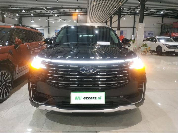 Explorer 2023 EcoBoost 285 AWD Titanium 6-Seater photo 2
