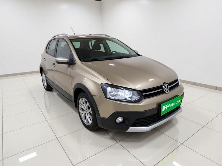 2016 1.4L Cross Polo AT photo 3
