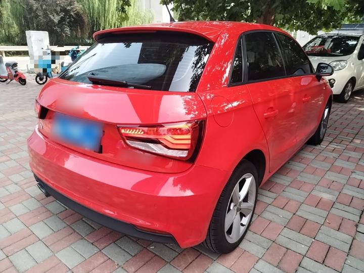 A1 2016 30 TFSI Sportback Design photo 4