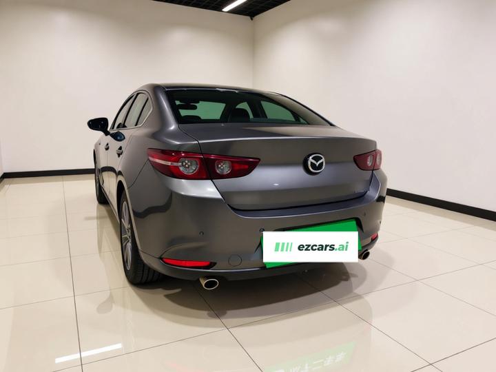 3 Axela 2020 1.5L AT photo 4