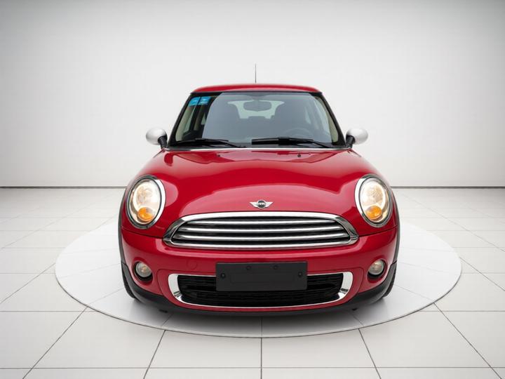 2011 1.6L ONE photo 2