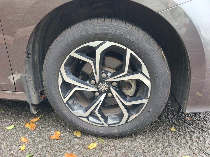 MG5 2021 180DVVT CVT Luxury photo 8