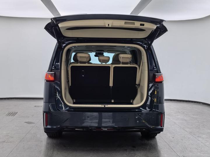 Voyah Dreamer 2025 PHEV AWD Flagship photo 8