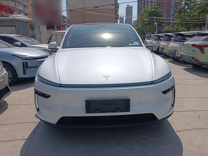 Model Y 2026 RWD photo 2