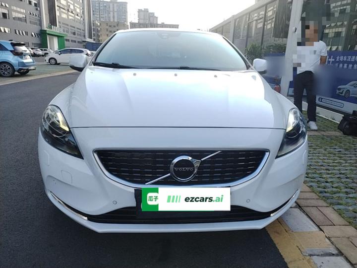 V40 2016 T4 photo 2