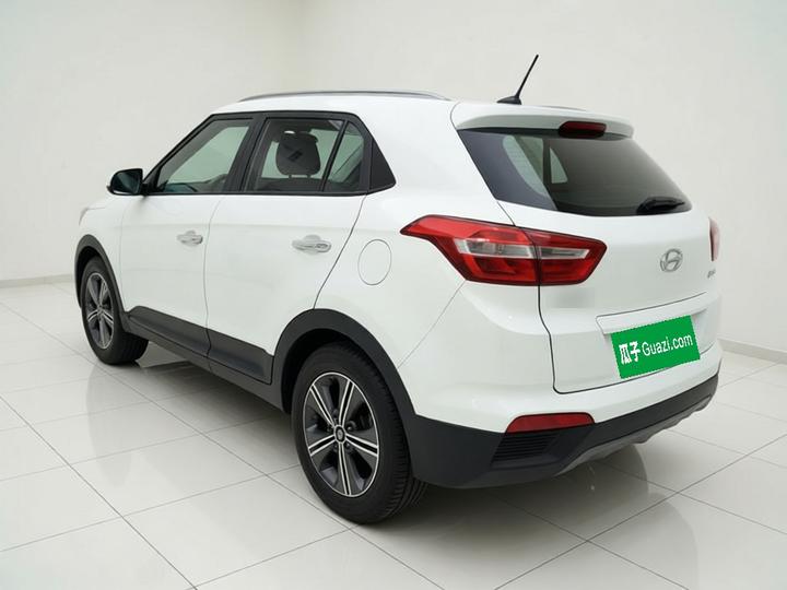 ix25 2015 1.6L AT RWD Smart GLS photo 4