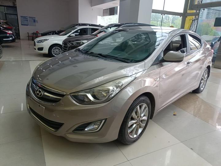 Elantra 2015 1.6L AT Fashion