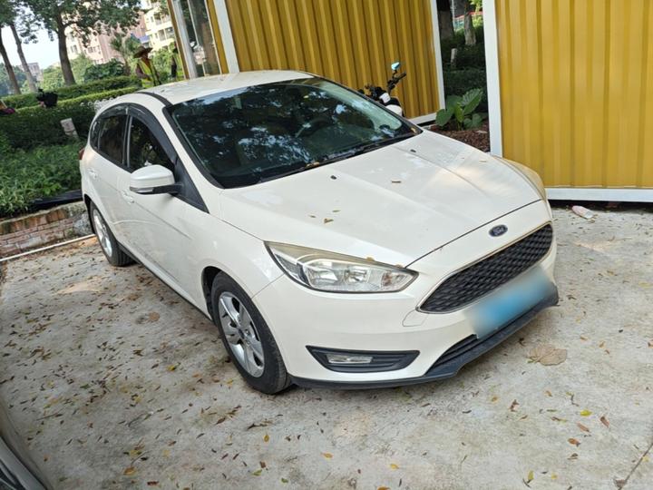 Focus 2015 Hatchback 1.6L AT Comfort photo 3