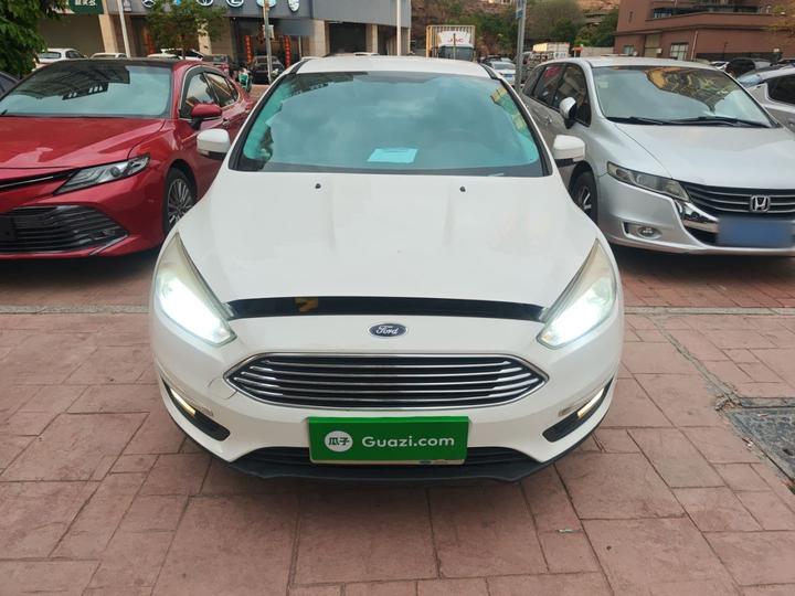 Focus 2015 Sedan 1.6L AT Comfort photo 2