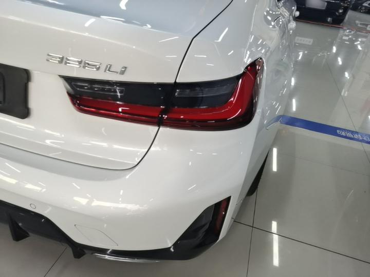 3 Series 2026 325Li M Sport Package photo 7