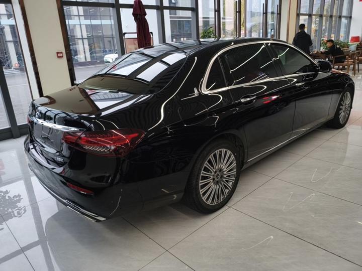 E-Class 2023 Facelift E 300 L Luxury photo 6