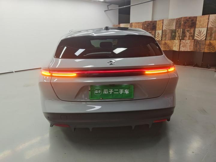 ET5T 2024 75kWh Touring photo 3