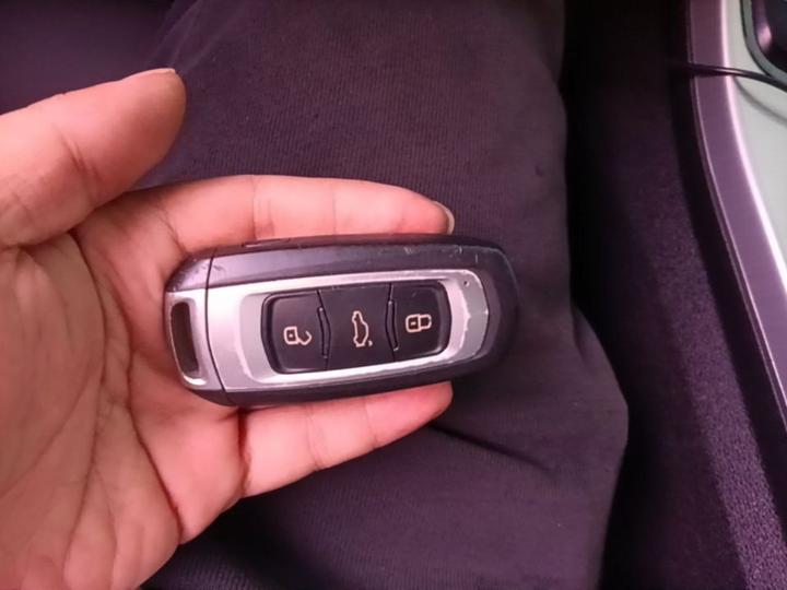 Emgrand GL 2017 1.8L DCT Elite photo 8