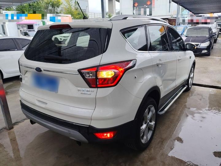 Kuga 2018 EcoBoost 180 RWD photo 4