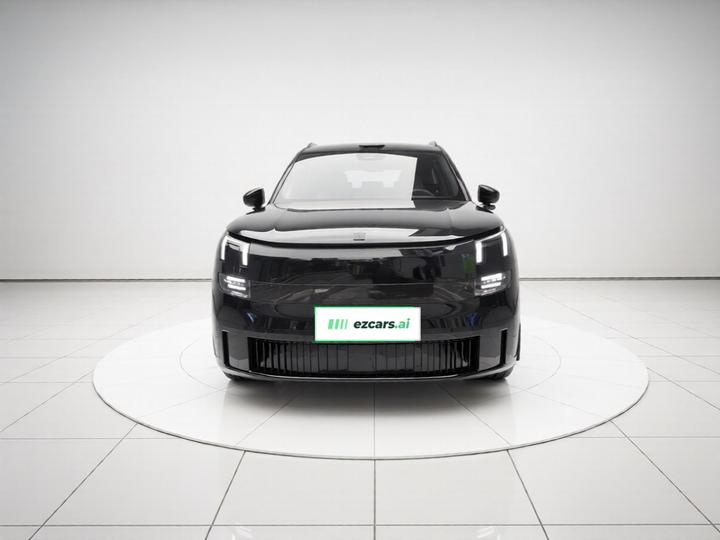 900 2025 2.0T Ultra 6-Seater photo 2
