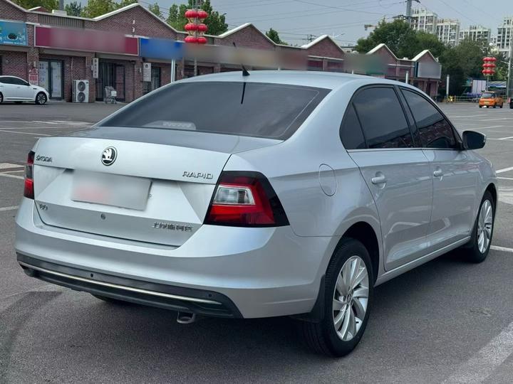Rapid 2018 1.6L AT Comfort photo 6