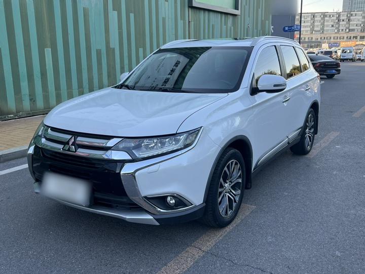 Outlander 2016 2.4L AWD Elite 5-Seater
