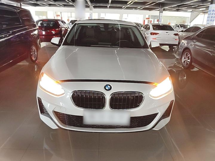 1 Series 2019 120i Leading M Sport Package photo 2