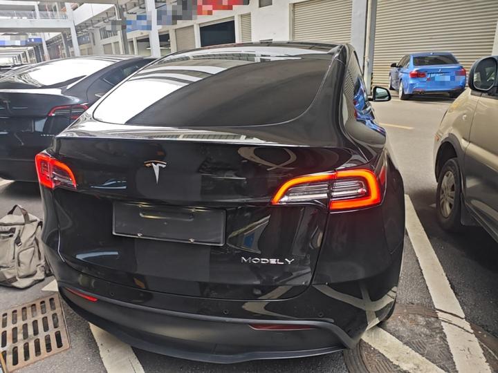 Model Y 2021 Standard Range RWD photo 3