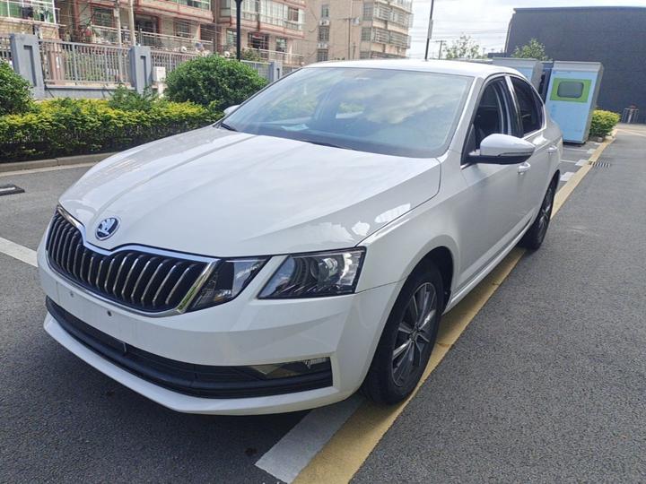 Octavia 2021 1.5L AT Comfort