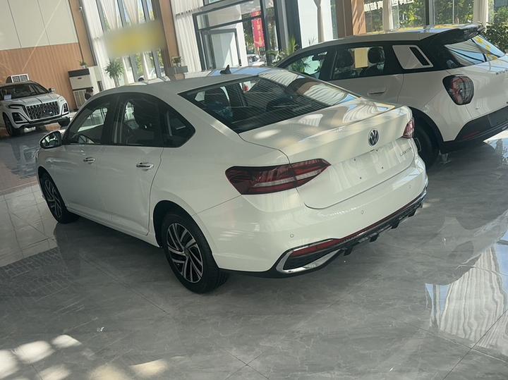 Lavida 2026 1.5L AT photo 3