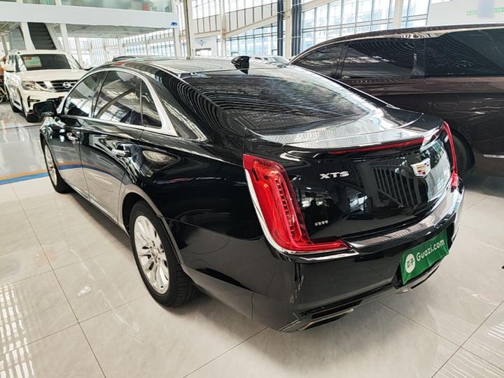 XTS 2018 28T Tech photo 4