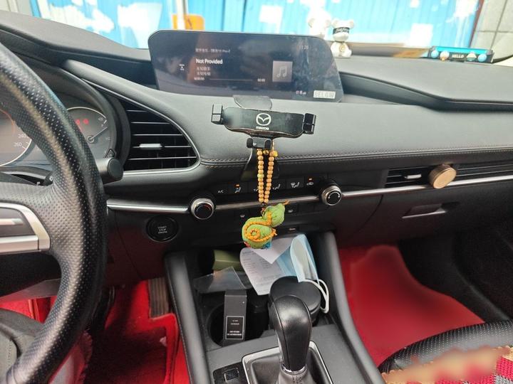 3 Axela 2020 1.5L AT photo 5